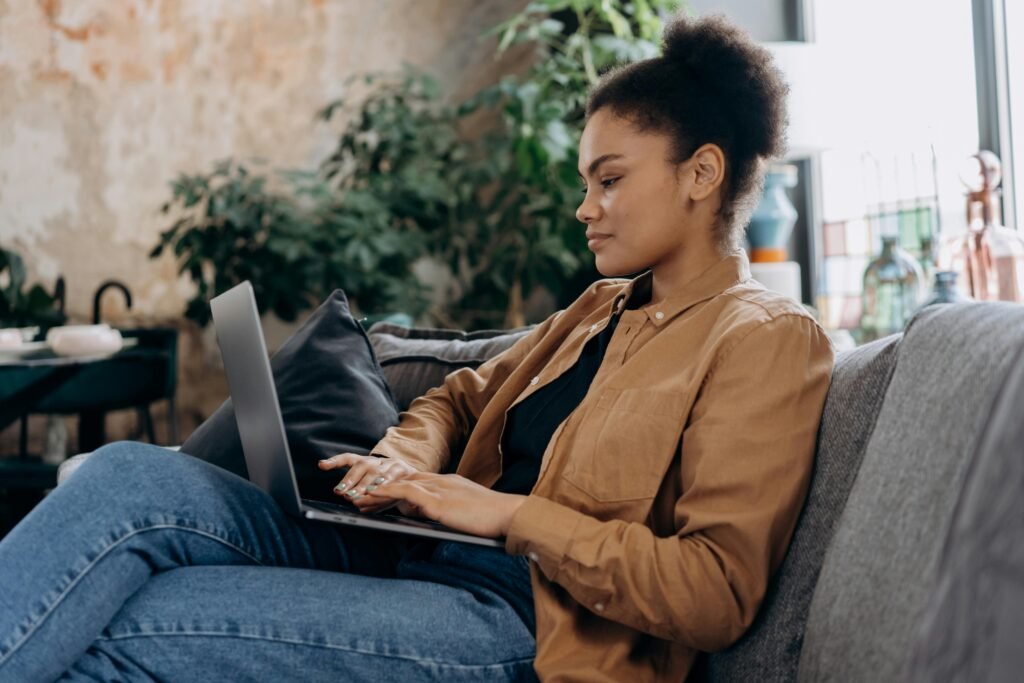 lady-with-laptop.jpg